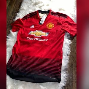 Adidas Manchester United Jersey Size Medium NWT